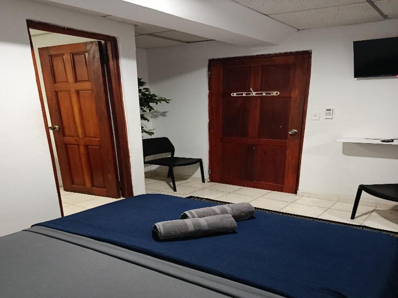 Hostal La Cigarra image