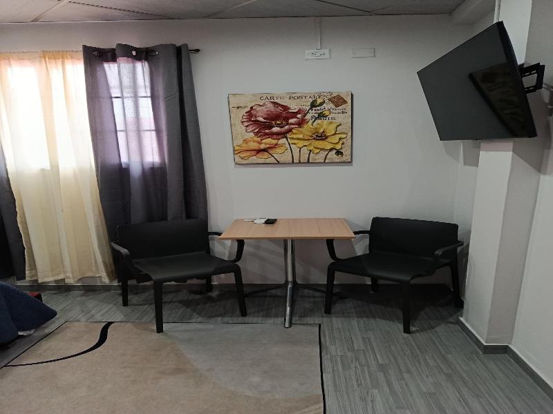 Hostal La Cigarra image