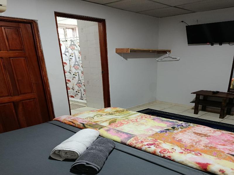 Hostal La Cigarra image