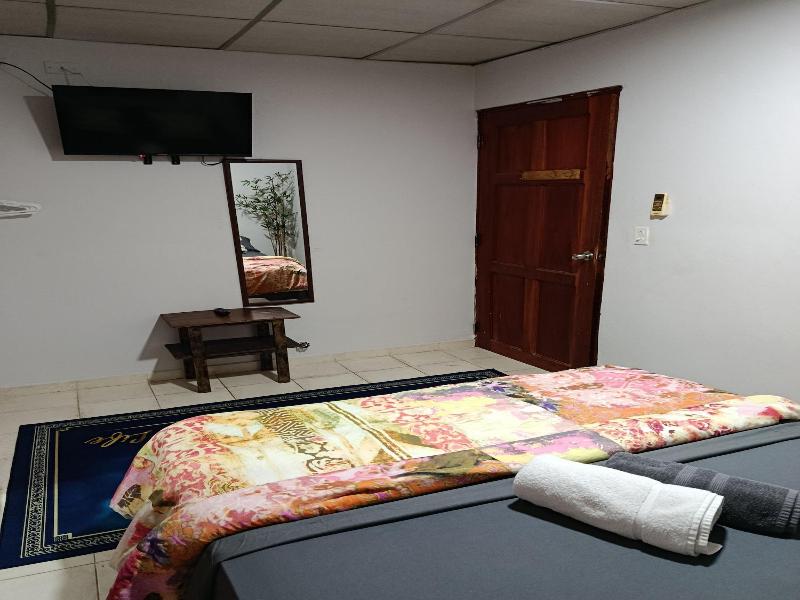 Hostal La Cigarra image
