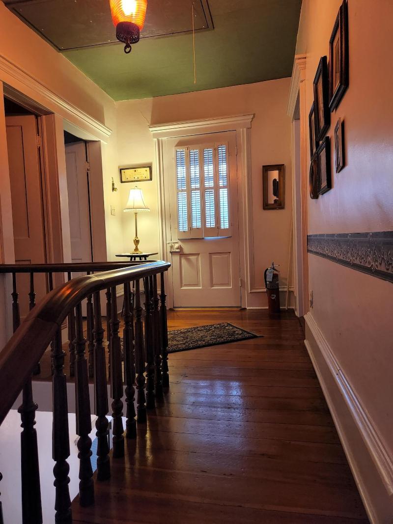 Hawthorne Inn image