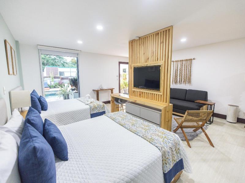 Paradise Bay Hotel Boutique image