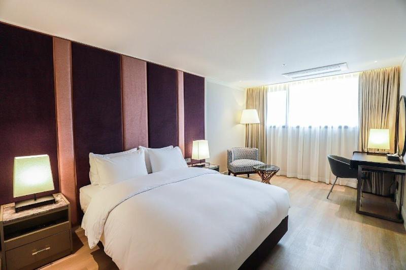 The May Hotel image