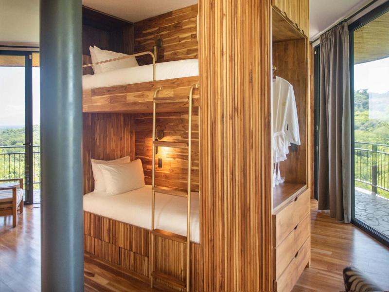 Hotel Suitree image