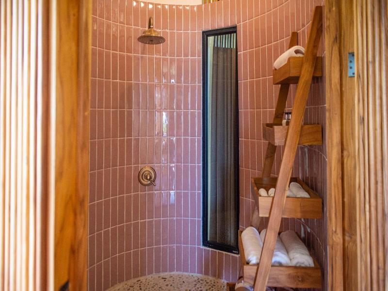 Hotel Suitree image