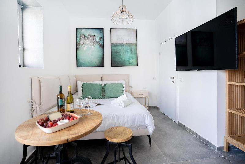 Carmel Beach House By Berry Stays image