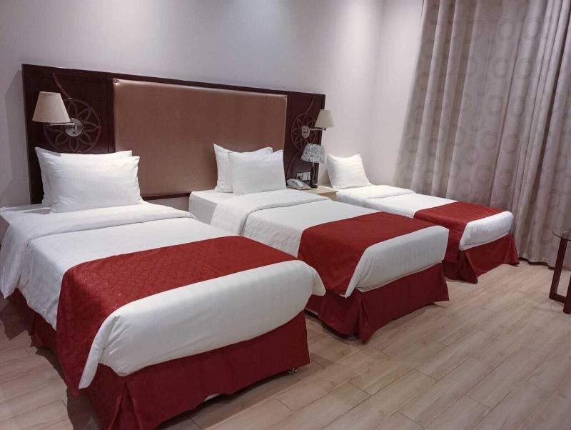 Palm Inn image