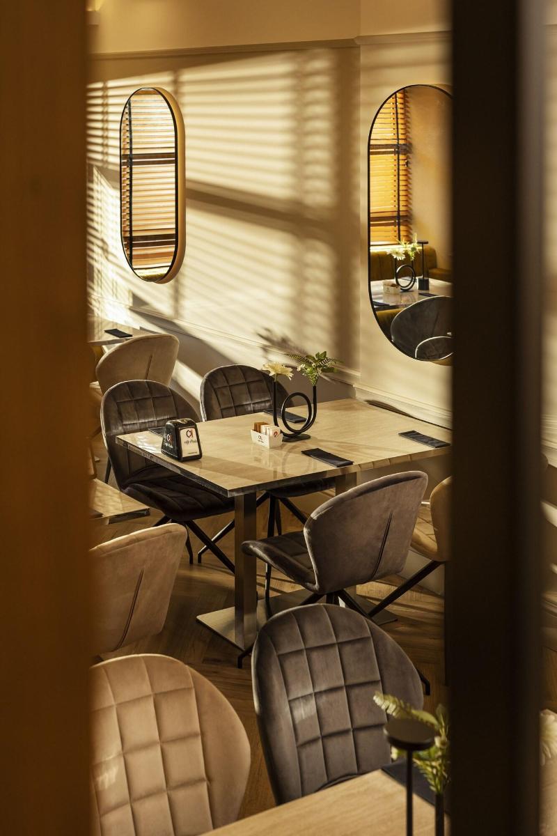 Este Park Hotel image