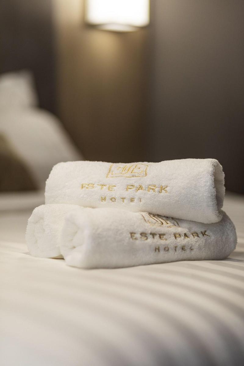 Este Park Hotel image