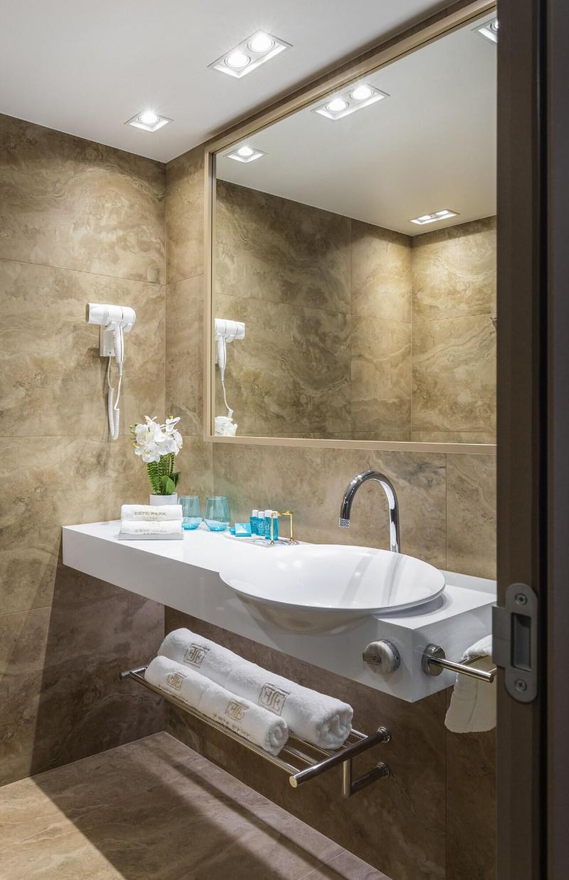 Este Park Hotel image