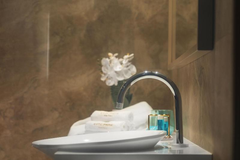 Este Park Hotel image