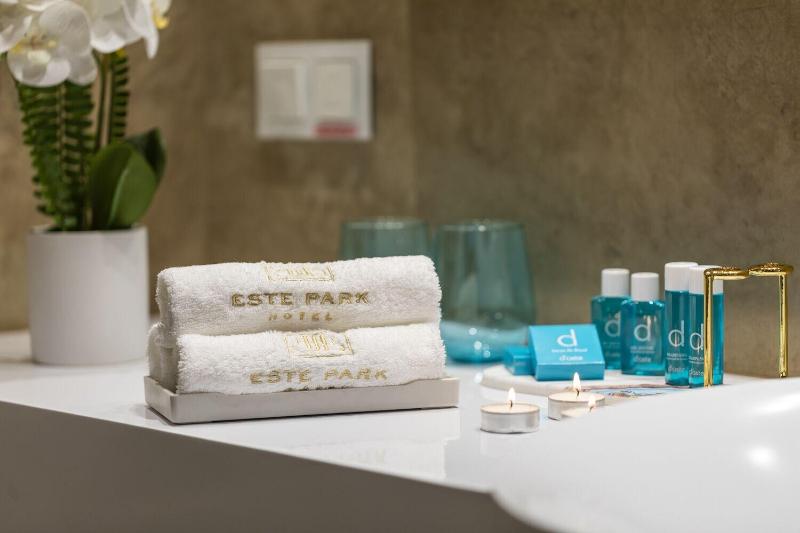 Este Park Hotel image