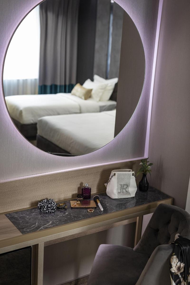 Este Park Hotel image