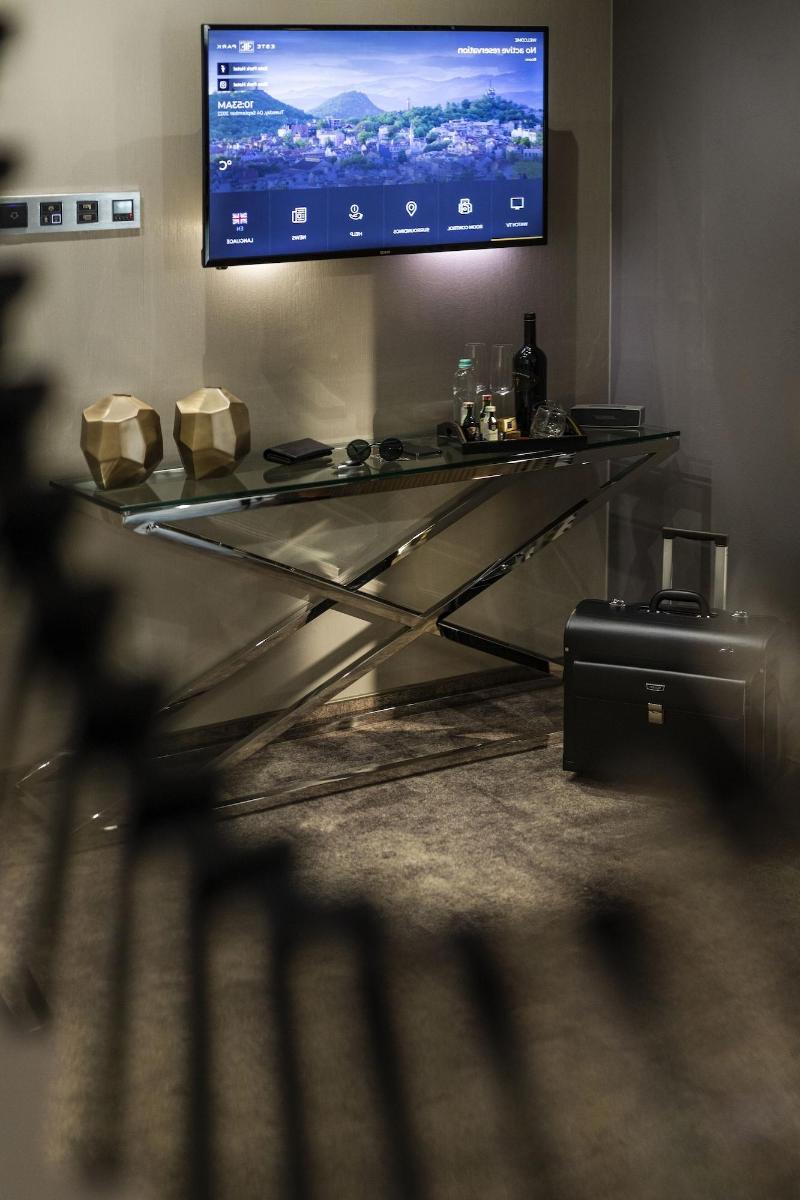 Este Park Hotel image