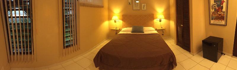 El Pequea O Hotel image