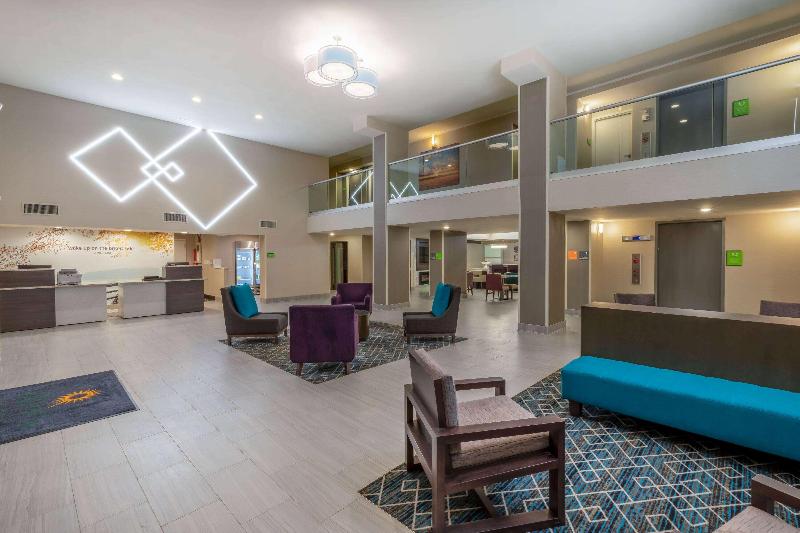 La Quinta Inn & Suites By Wyndham Jonesboro image