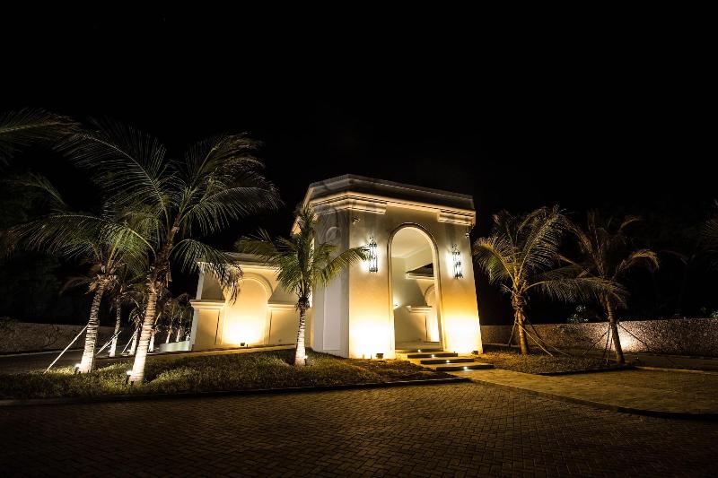 Billionaire Resort And Retreat image
