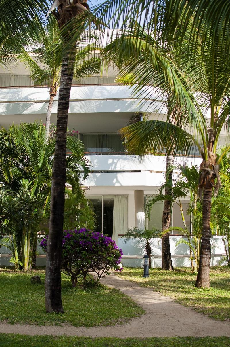 Billionaire Resort And Retreat image