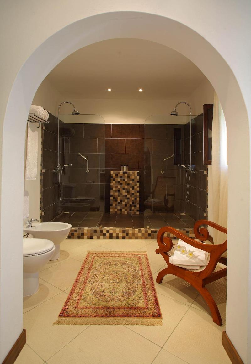 Billionaire Resort And Retreat image