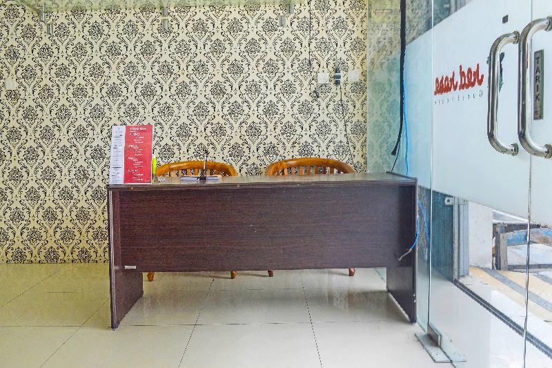 Spot On 91660 Red Rose Guest House — main photo