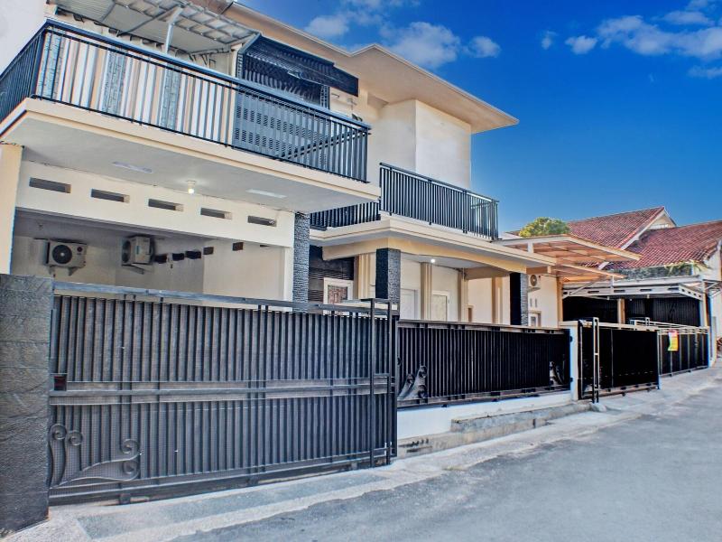 Spot On 91504 De Vila Ungu Syariah — general view