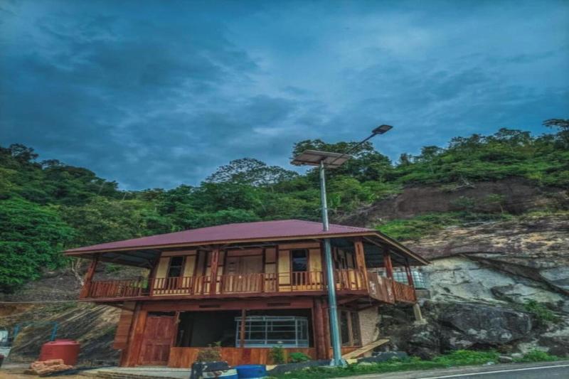 EXPRESS O 91702 Mandeh Homestay Syariah