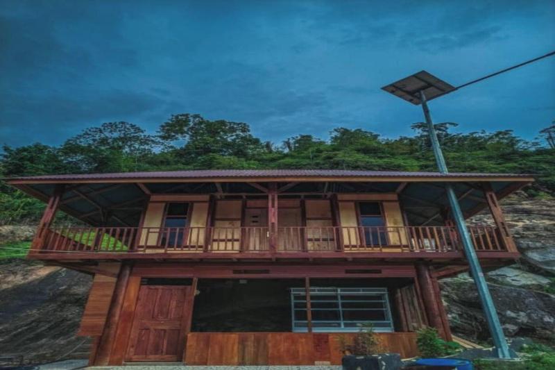 EXPRESS O 91702 Mandeh Homestay Syariah