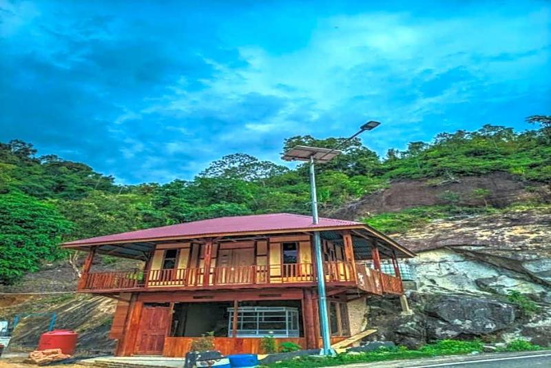EXPRESS O 91702 Mandeh Homestay Syariah