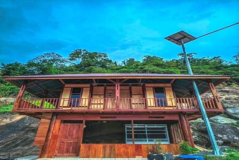EXPRESS O 91702 Mandeh Homestay Syariah