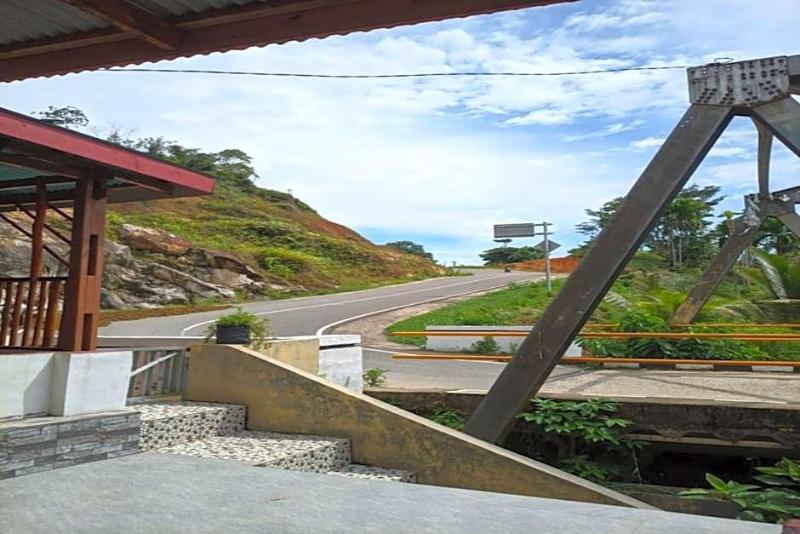 EXPRESS O 91702 Mandeh Homestay Syariah