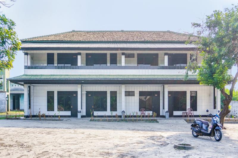 Spot On 91797 Mutiara Guest House image