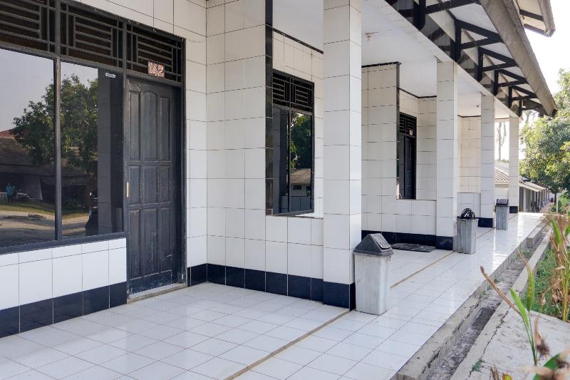 Spot On 91797 Mutiara Guest House image