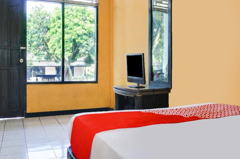 Spot On 91797 Mutiara Guest House image