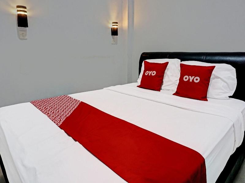 Oyo 91599 Penginapan Mutiara Madiun image