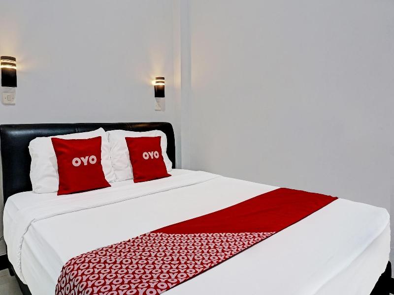 Oyo 91599 Penginapan Mutiara Madiun image