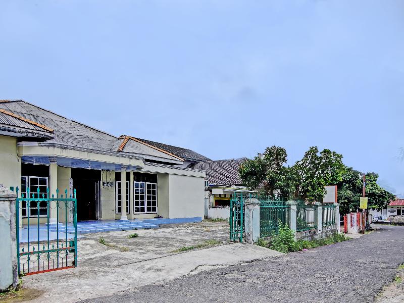 Oyo 3422 Firza Homestay