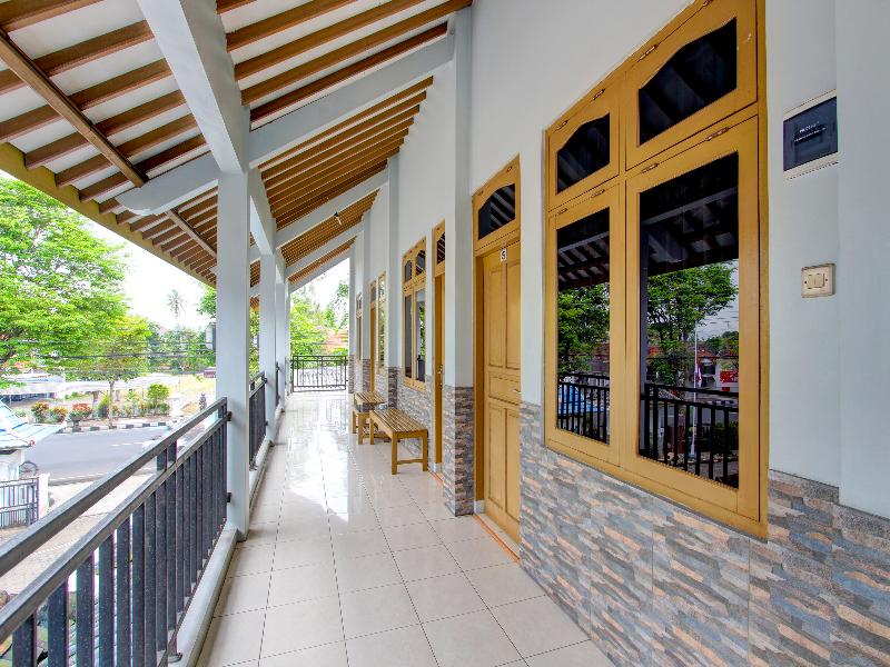 Oyo 91748 Wisma Pkpri Purworejo image