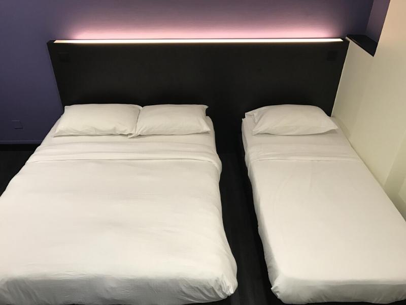 L Hotel @ 51 Desker image