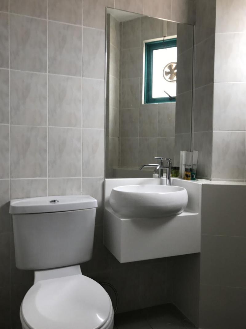 L Hotel @ 51 Desker image