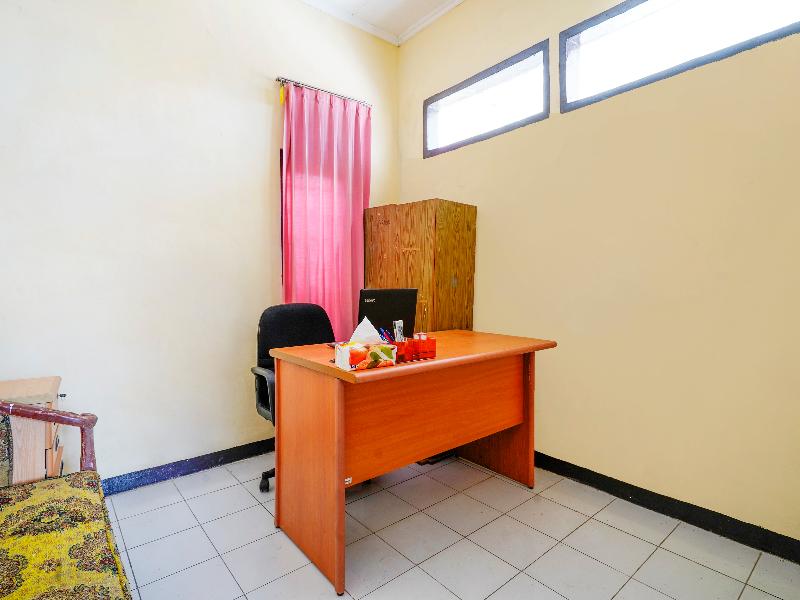 Spot On 91392 Pondok Basari