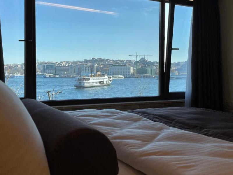 Weingart Seaside Hotel image