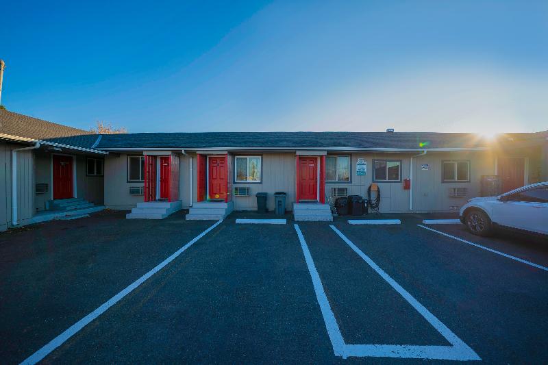 OYO Hotel Portland OR near Airport image