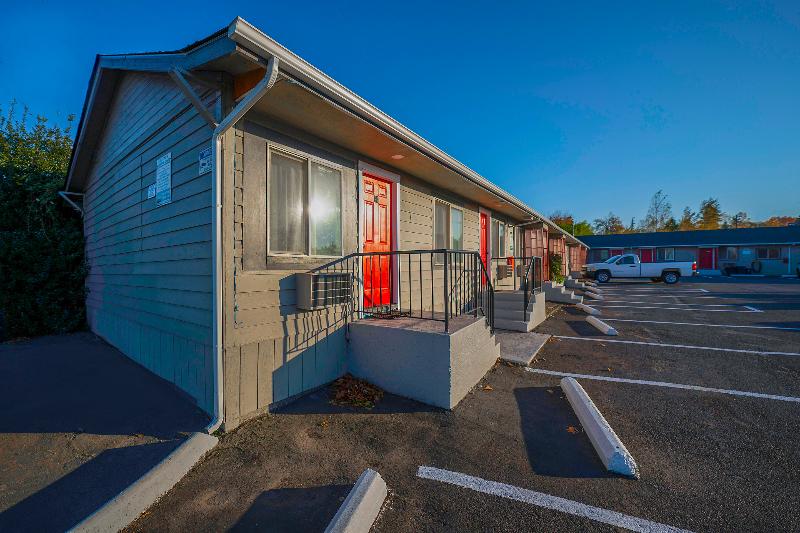 OYO Hotel Portland OR near Airport image
