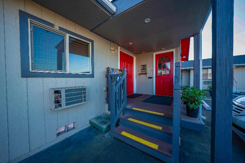 OYO Hotel Portland OR near Airport image