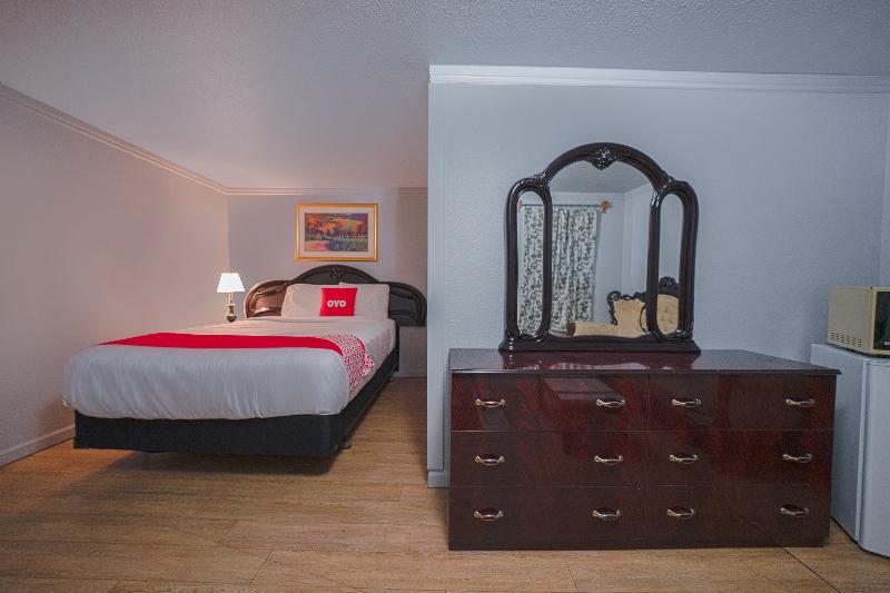 OYO Hotel Portland OR near Airport image