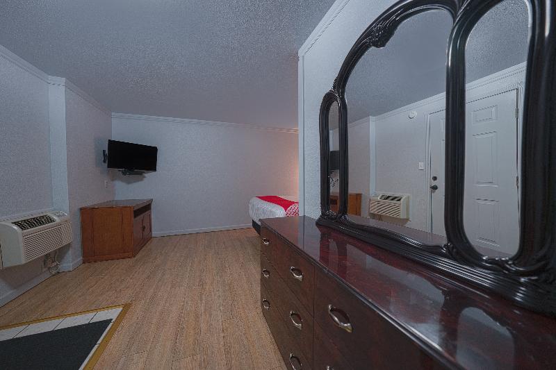 OYO Hotel Portland OR near Airport image