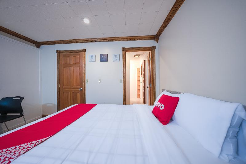 OYO Hotel Portland OR near Airport image