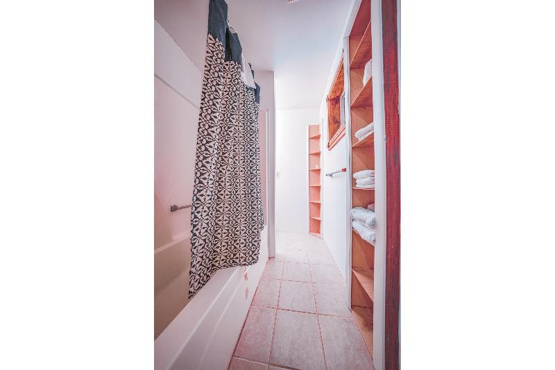 OYO Hotel Portland OR near Airport image