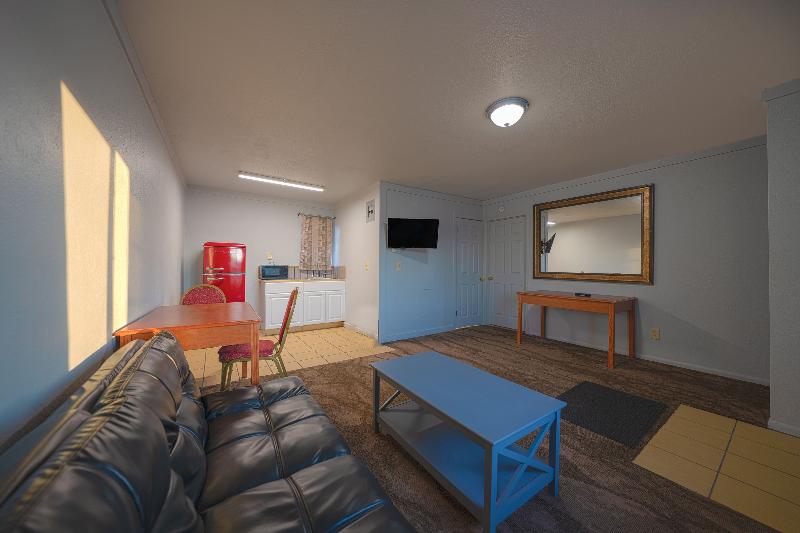 OYO Hotel Portland OR near Airport image