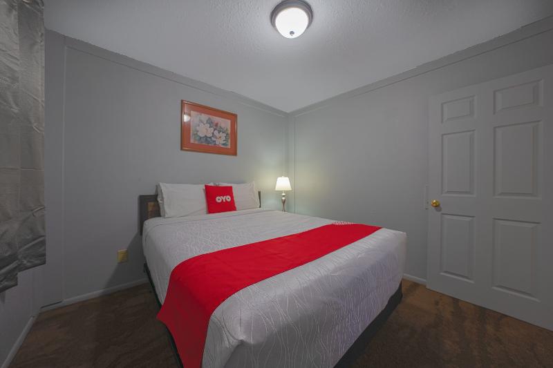 OYO Hotel Portland OR near Airport image